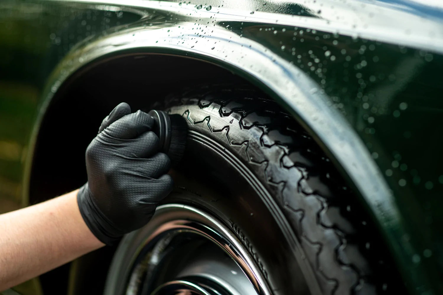 CARSCOPE UK Tire Dressing Brush | Tire Shine Applicator - Parks Car Care 